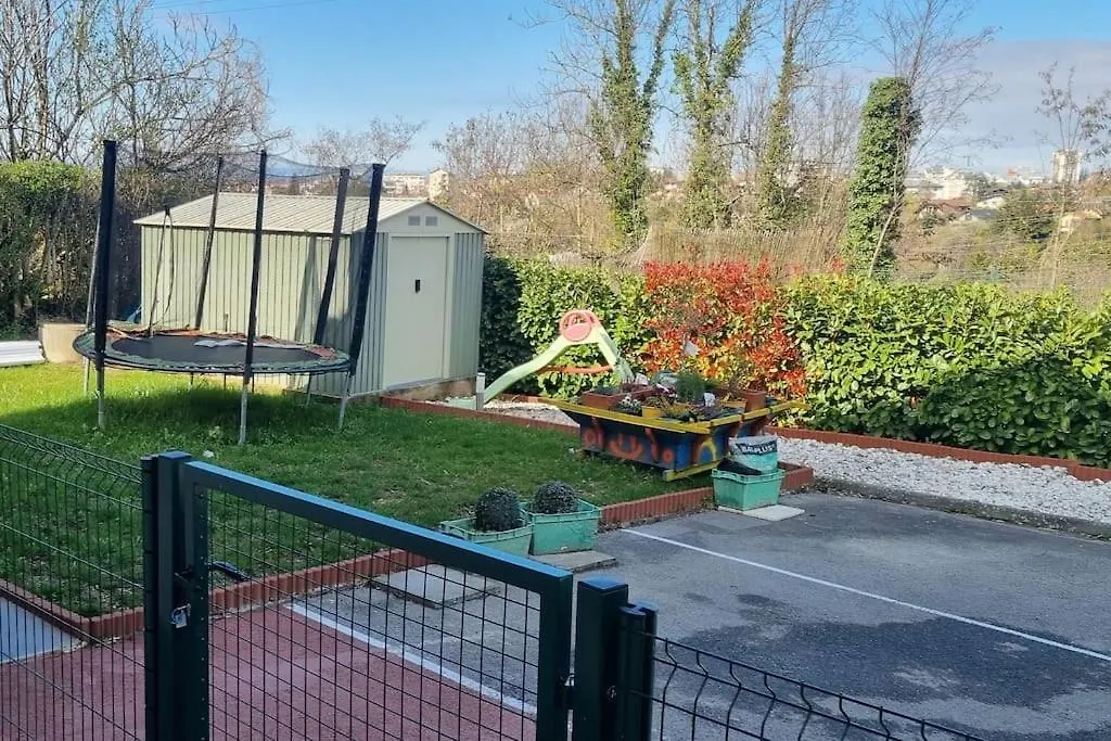 Appartement Maison Tout Confort - Cosy Villa - Aux Portes De Geneve Ch Et Proche D'Annecy - Wifi Et Parking Gratuits Etrembieres 0*,  Frankrike